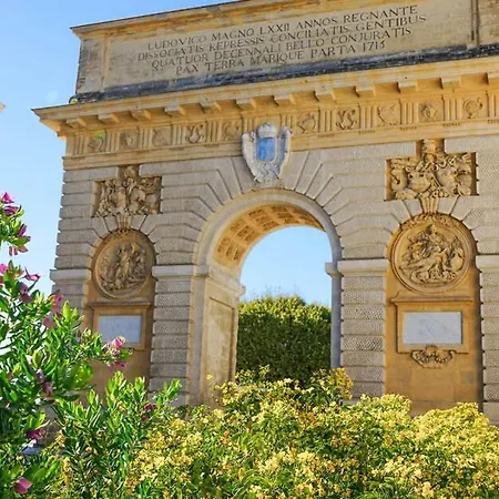 Climatisee Avec Piscine Et Stationnements Villa *