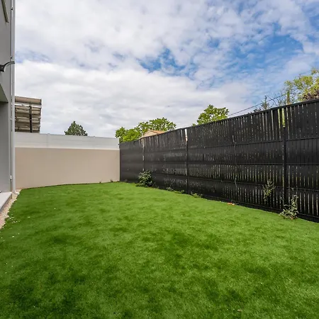 Climatisée Avec Piscine Et Stationnements Villa *