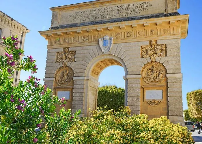 Climatisée Avec Piscine Et Stationnements Villa *
